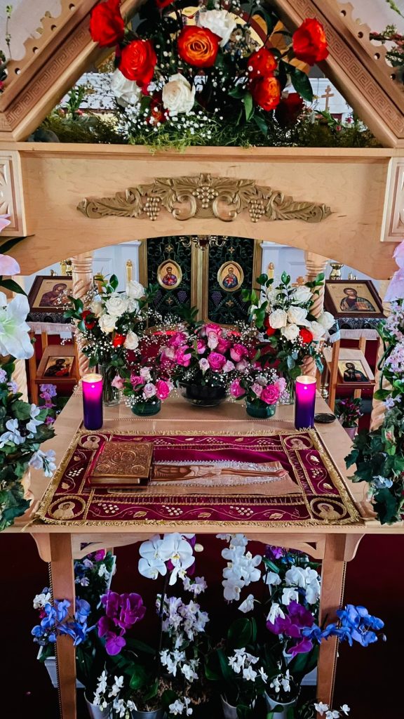 The decorated tomb (Kouvouklion)